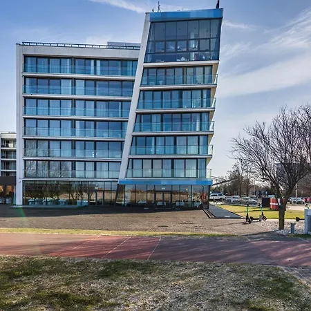 Marine Deluxe With Apartment Kolobrzeg